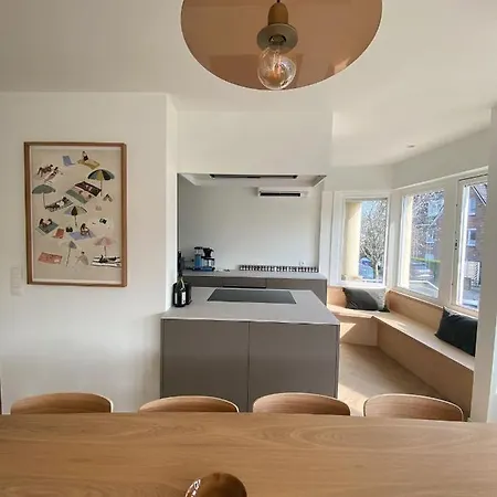 아파트 Familieappartement Met Tuin In