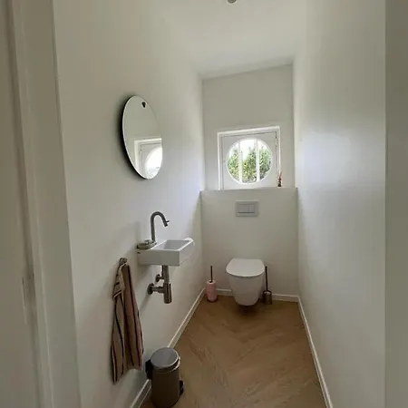 Familieappartement Met Tuin In *