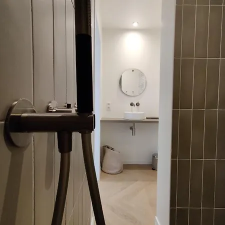 Familieappartement Met Tuin In 드판