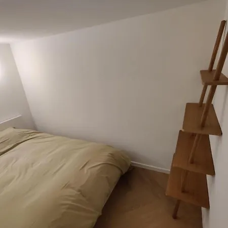 아파트 Familieappartement Met Tuin In